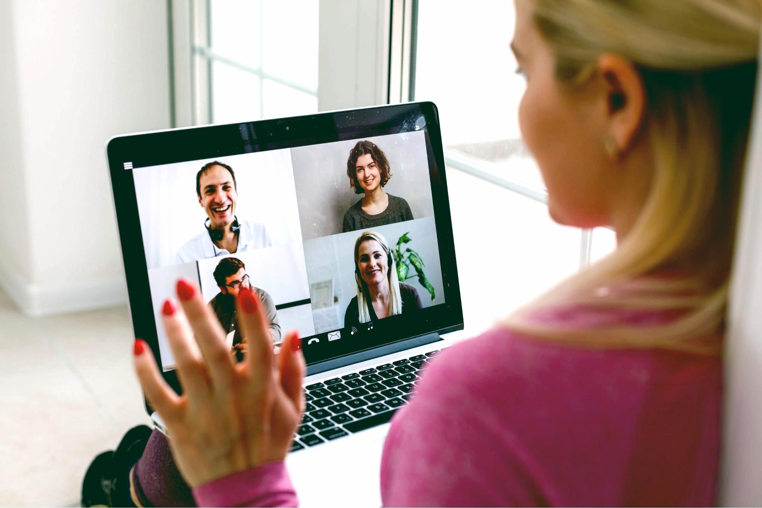 Teilnehmer während einer Online-Gruppensitzung